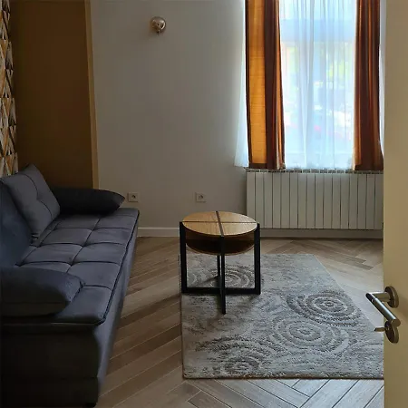 Kondor Apartment *