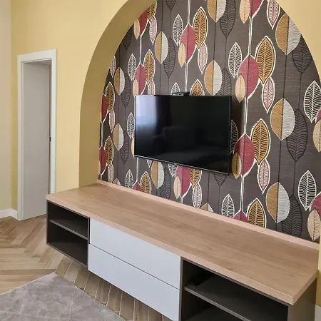 Kondor Apartment *
